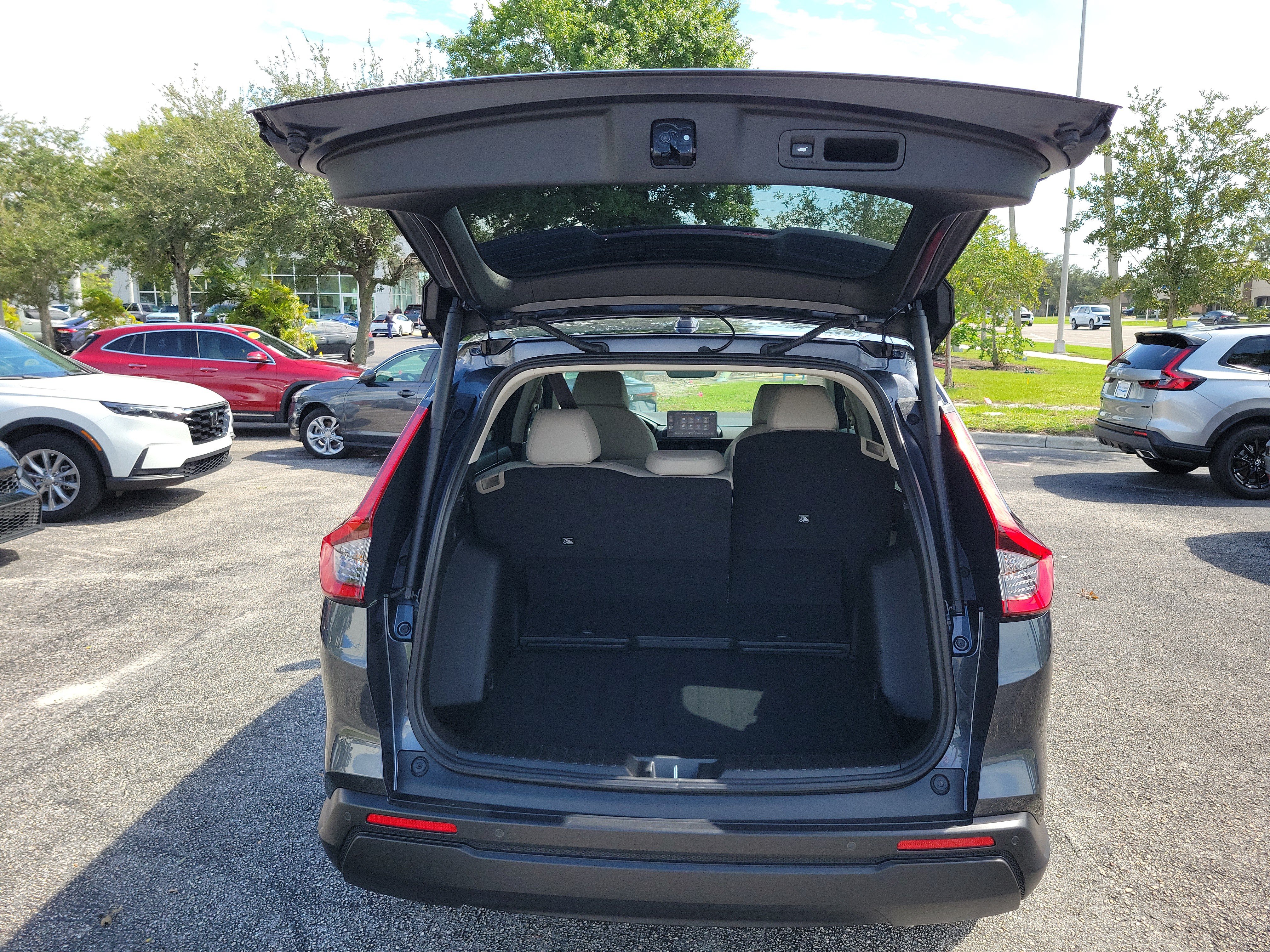 Used 2024 Honda CR-V EX-L image 9