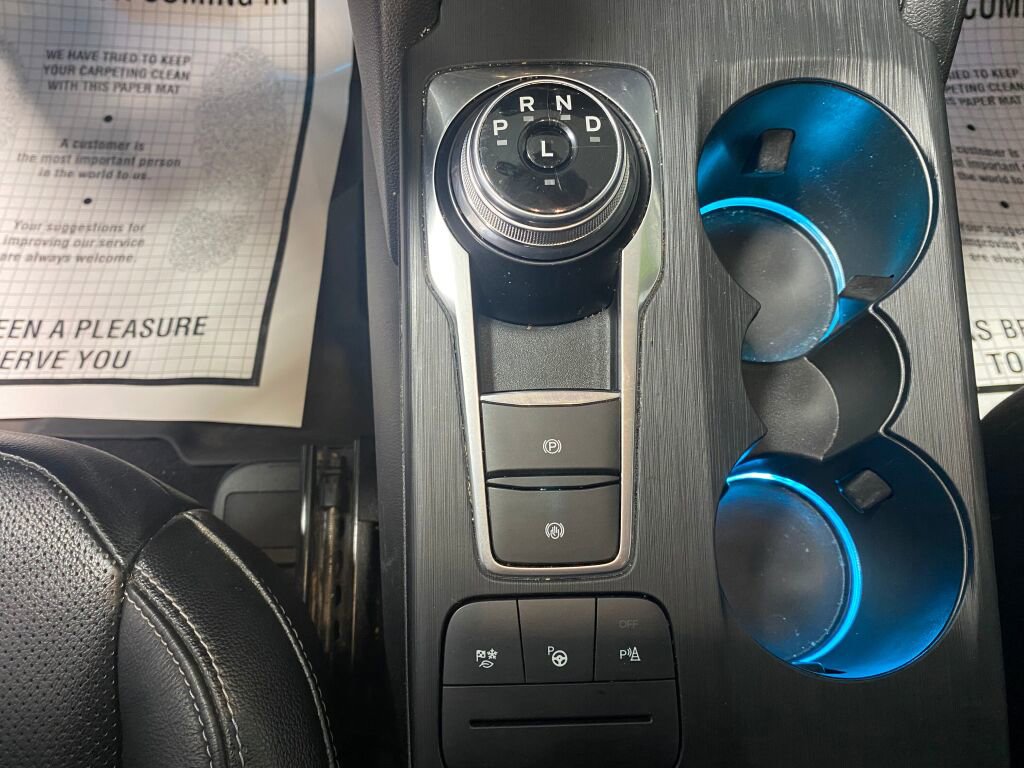 Used 2020 Ford Escape Titanium image 14