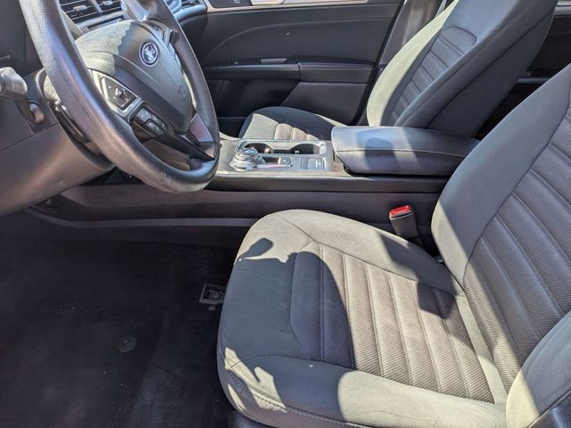 Used 2018 Ford Fusion SE w/ Fusion SE Technology Package FWD image 12