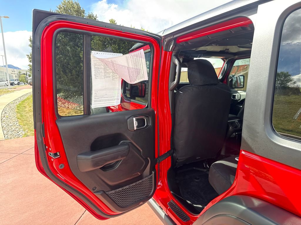 Used 2025 Jeep Wrangler Willys image 19