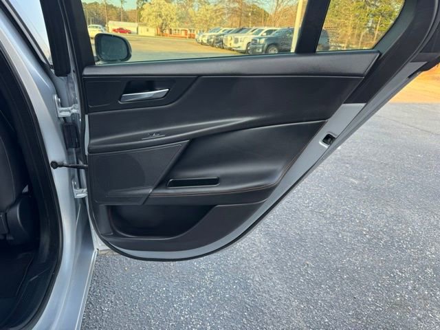 Used 2017 Jaguar XE Prestige image 12