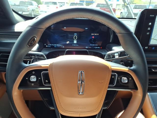 Used 2025 Lincoln Aviator Black Label AWD/4WD image 7