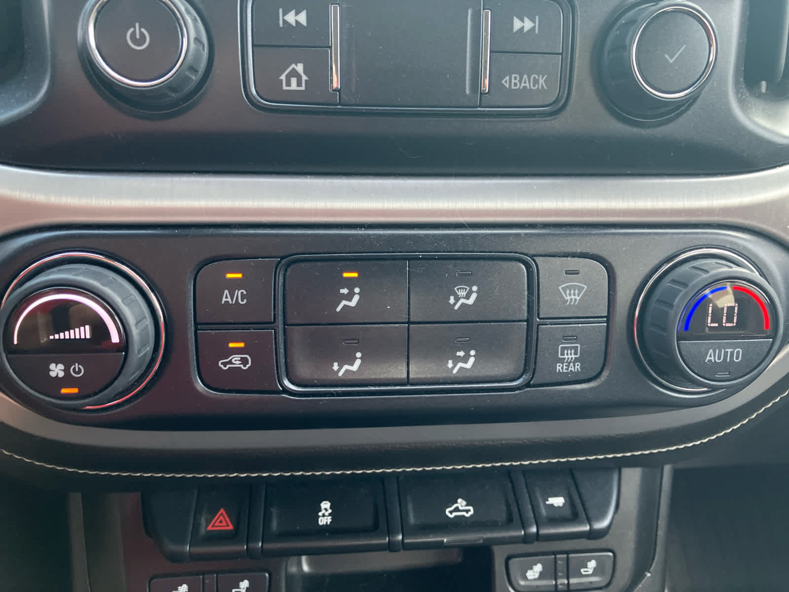 Used 2022 GMC Canyon Elevation w/ Elevation Premium Package AWD/4WD image 25