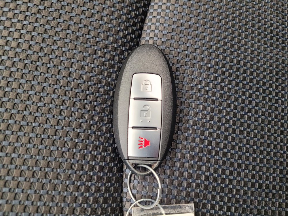 Used 2013 Nissan Rogue SV image 32