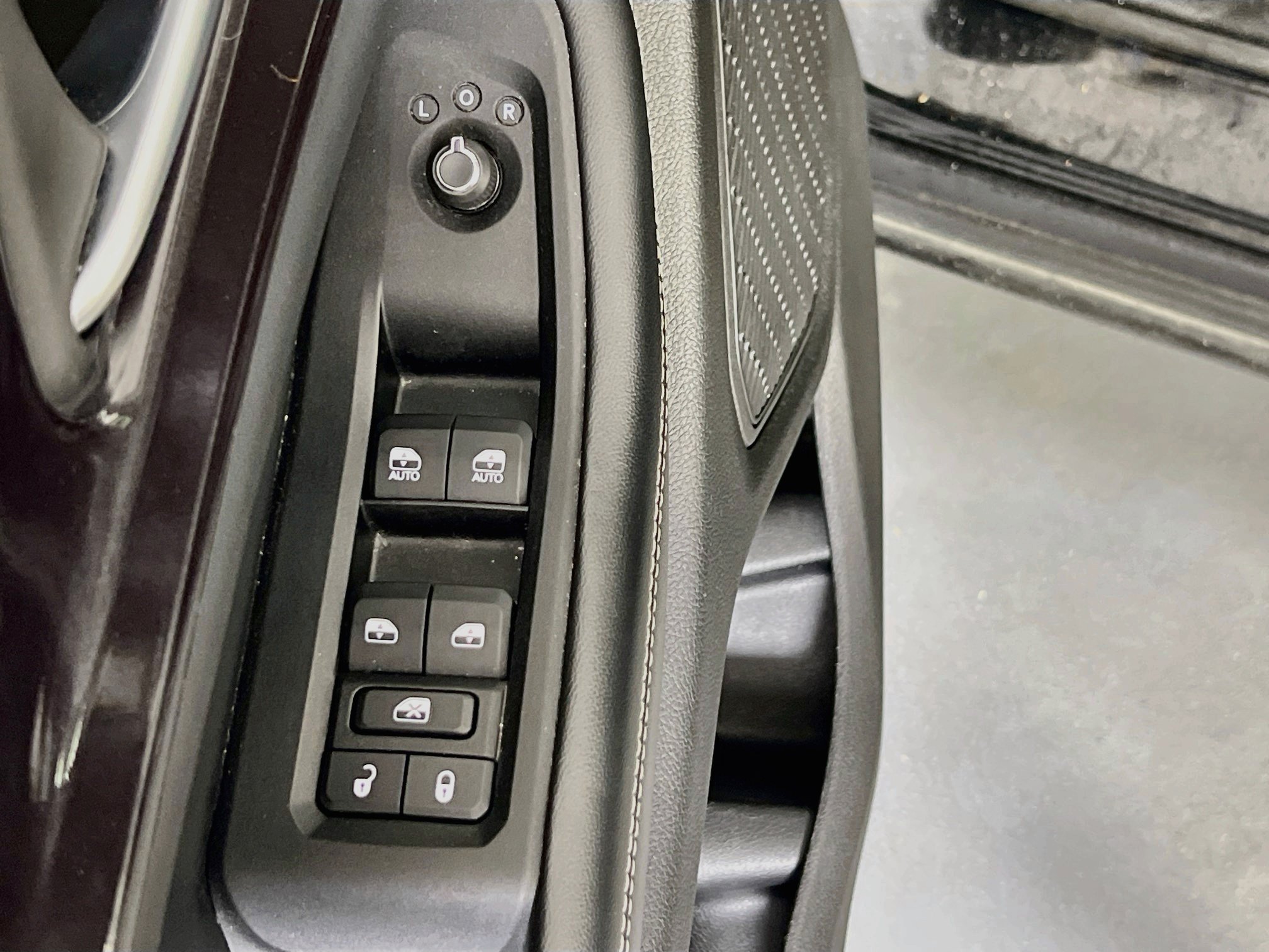 Used 2023 Jeep Grand Cherokee Altitude AWD/4WD image 17