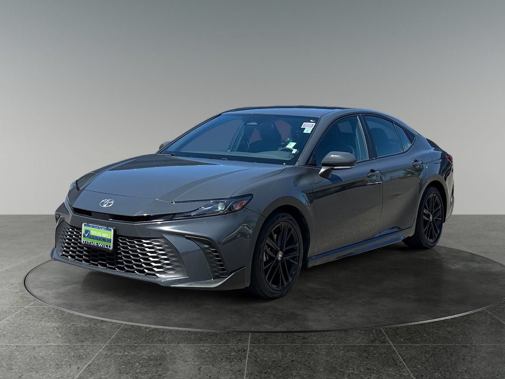 Used 2025 Toyota Camry SE FWD image 3