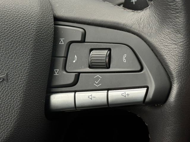 Used 2025 Cadillac XT4 Premium Luxury FWD image 12