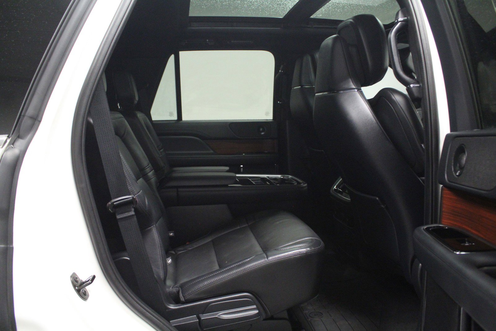 Used 2022 Lincoln Navigator Reserve image 16