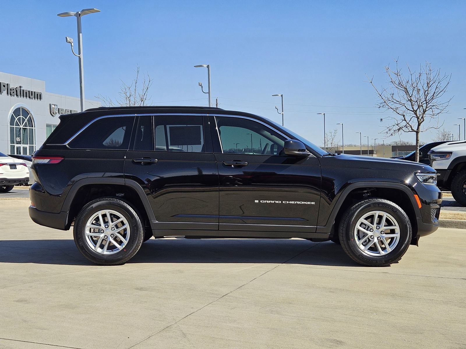 New 2026 Jeep Grand Cherokee Laredo RWD image 6