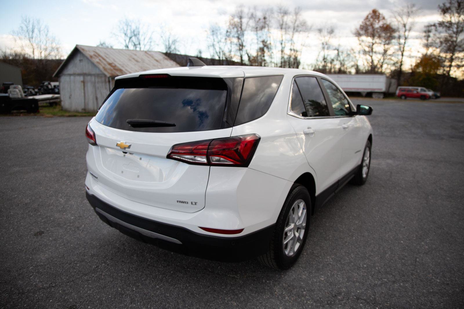 Certified 2023 Chevrolet Equinox LT w/ Driver Convenience Package image 3