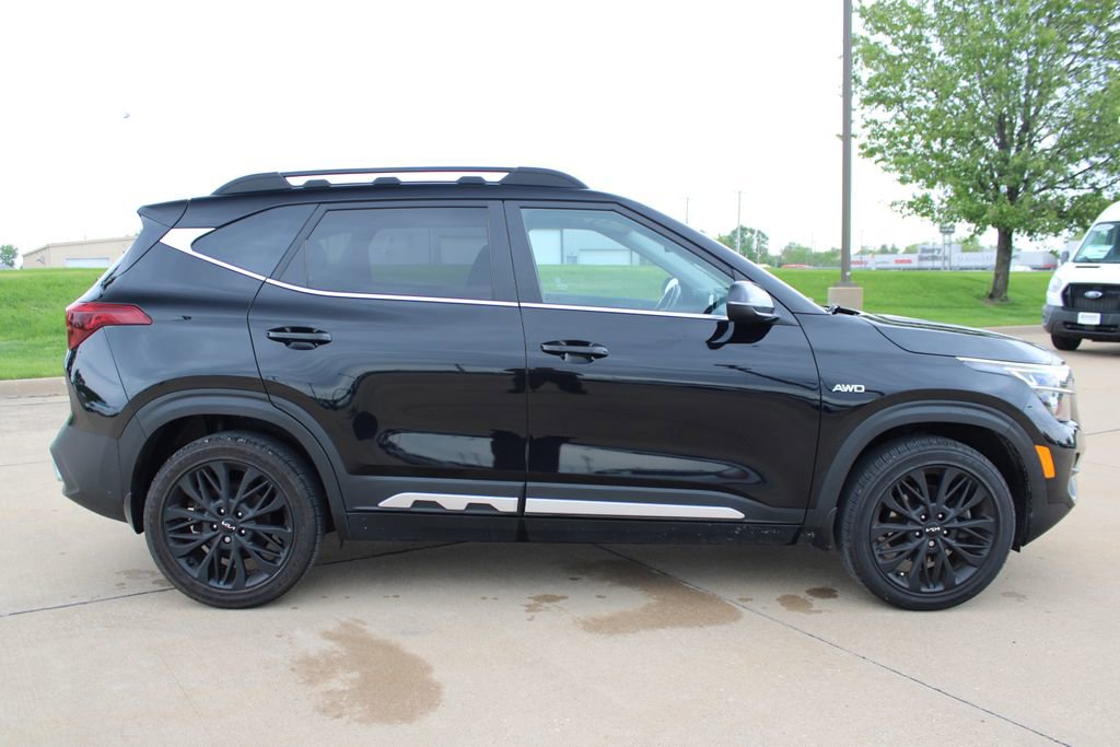Used 2023 Kia Seltos Nightfall Edition AWD/4WD image 4