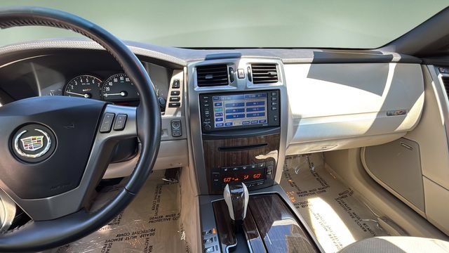 Used 2006 Cadillac XLR V RWD image 11