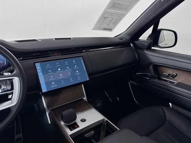 Certified 2025 Land Rover Range Rover SE AWD/4WD image 26