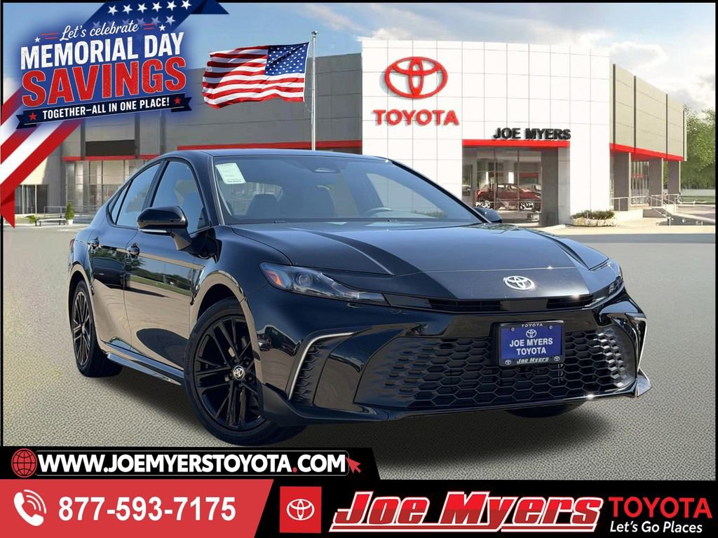 Used 2026 Toyota Camry SE FWD image 1