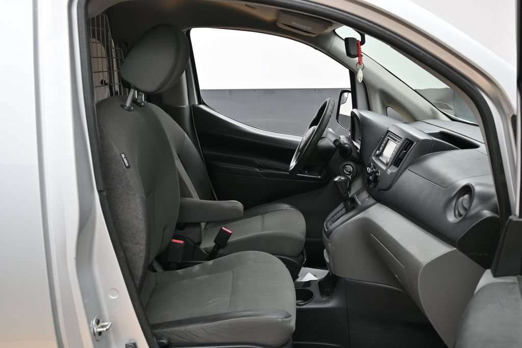 Used 2017 Chevrolet City Express LT w/ Technology Package FWD image 32