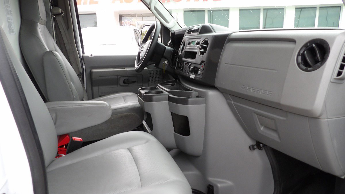 Used 2022 Ford E-350 and Econoline 350 Super Duty RWD image 16