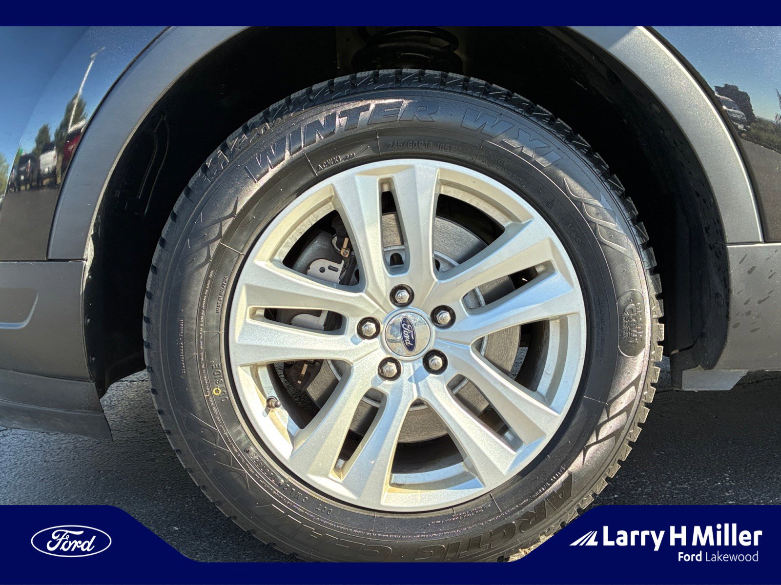 Used 2019 Ford Explorer XLT w/ Equipment Group 202A AWD/4WD image 26