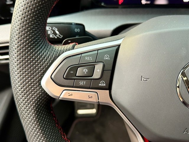Certified 2025 Volkswagen GTI Autobahn image 33