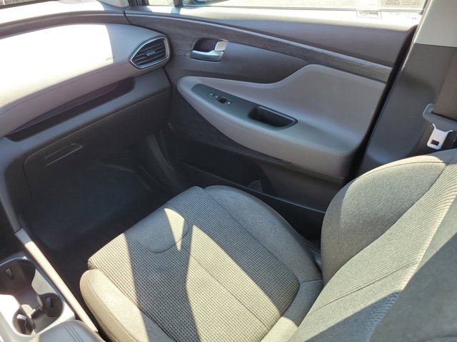 Used 2019 Hyundai Santa Fe SE image 4