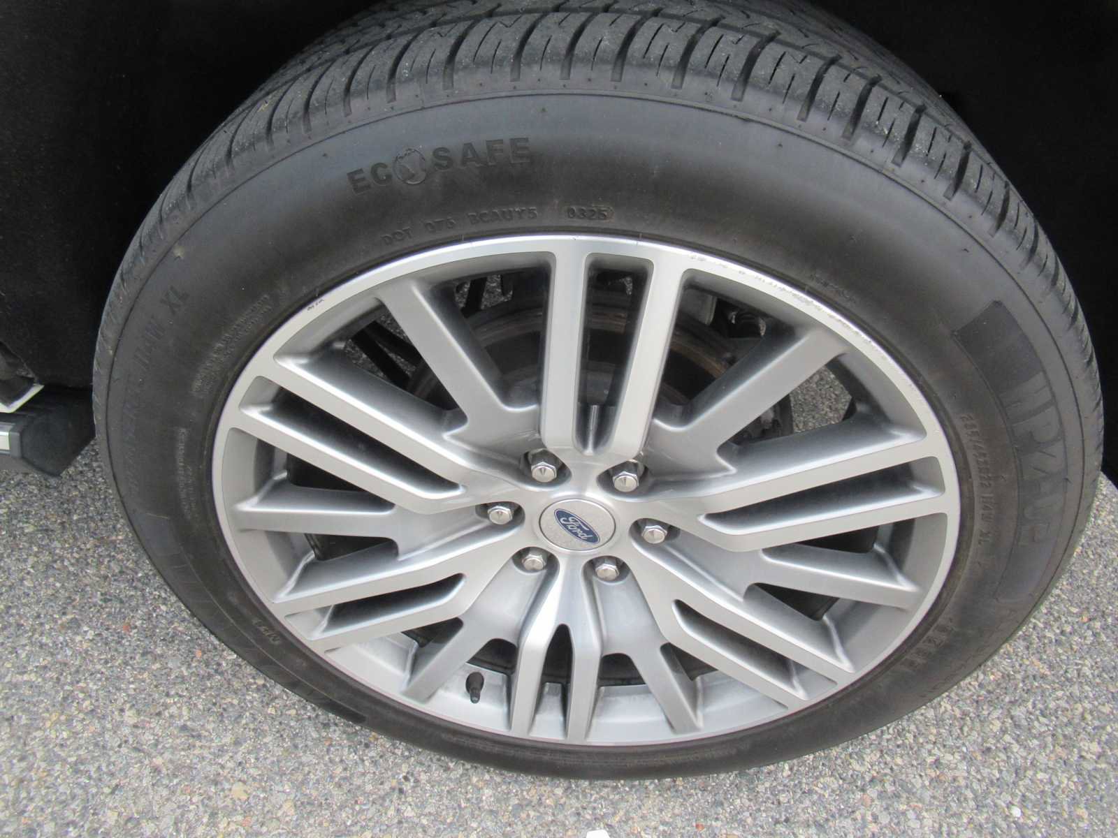 Used 2022 Ford Expedition Max Limited image 9