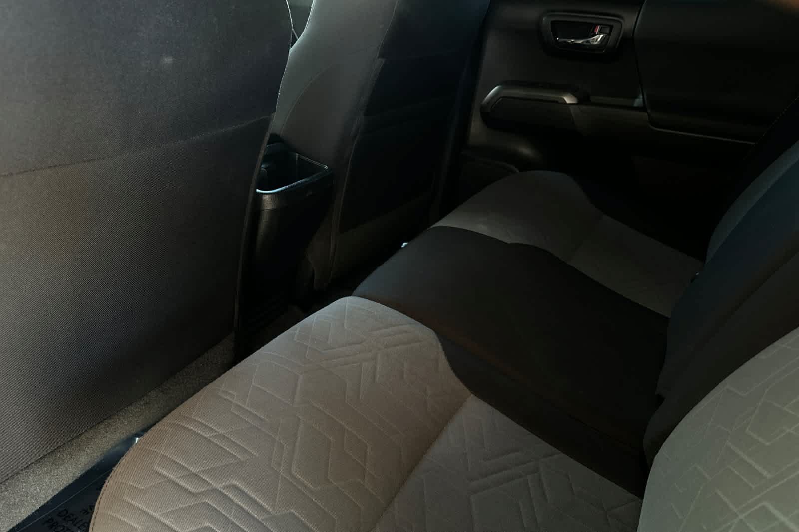 Used 2021 Toyota Tacoma TRD Sport w/ Technology Package RWD image 4