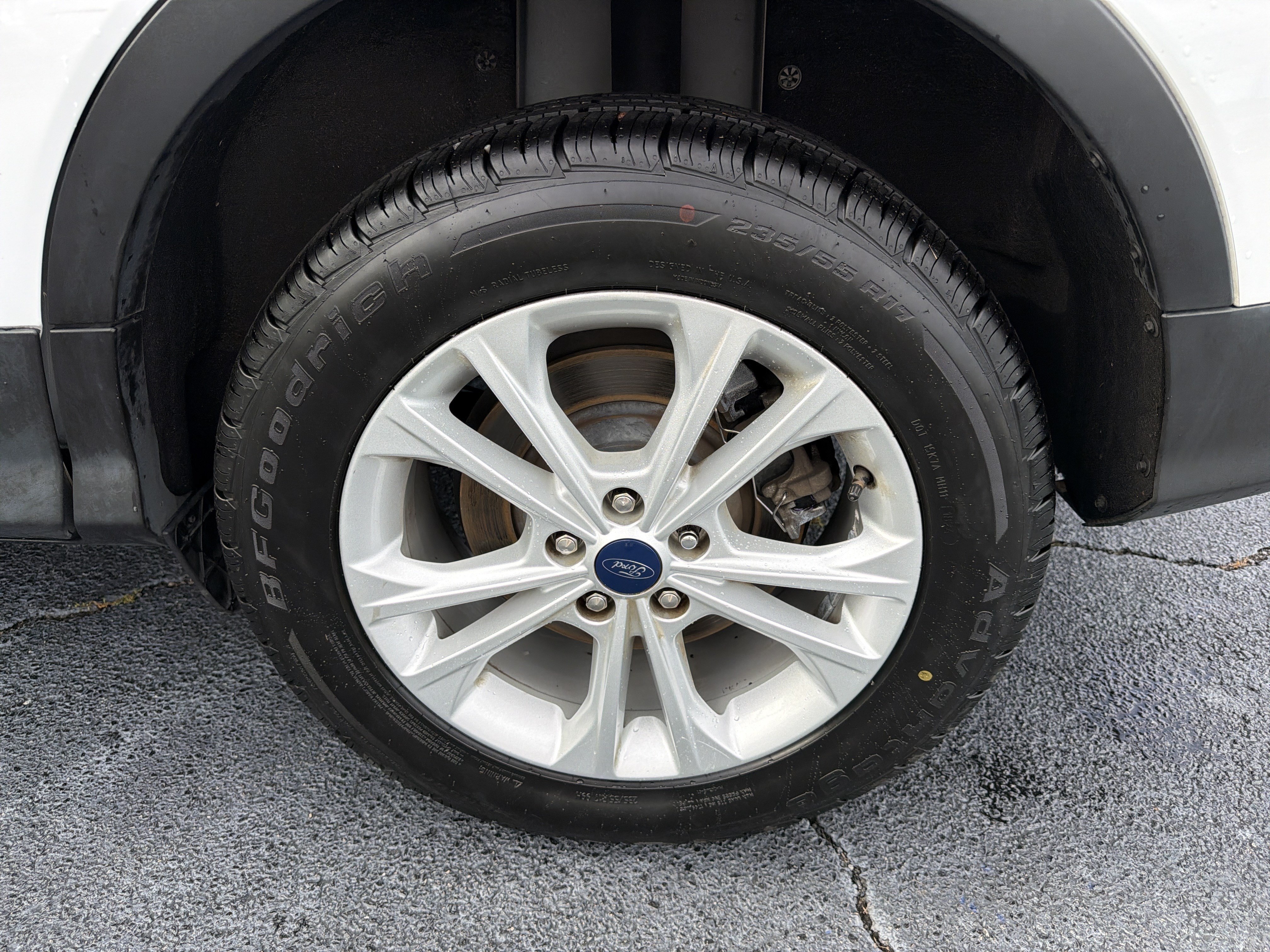 Used 2018 Ford Escape SE w/ Ford Safe & Smart Package FWD image 27