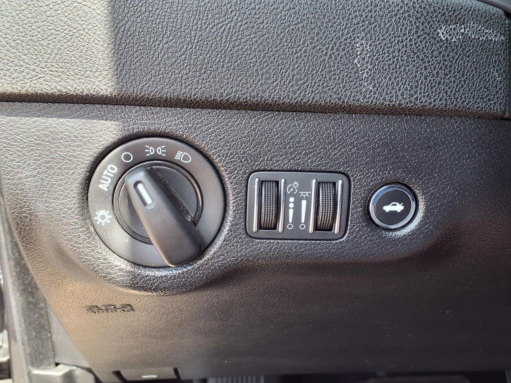 Used 2023 Dodge Charger SXT RWD image 31