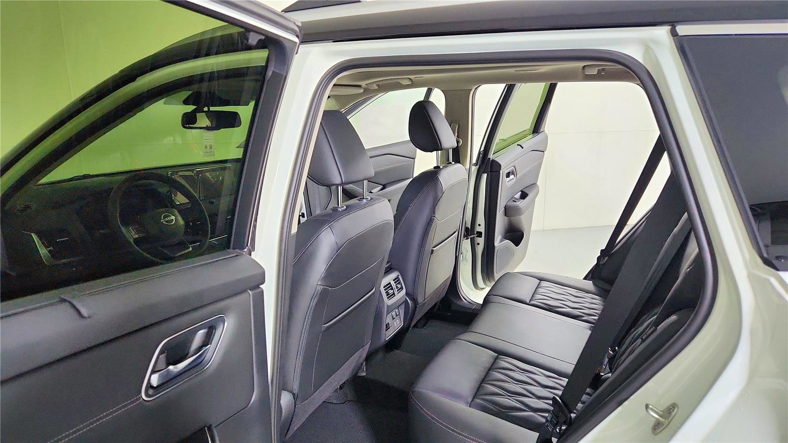New 2026 Nissan Rogue Platinum w/ Platinum Premium Package image 34
