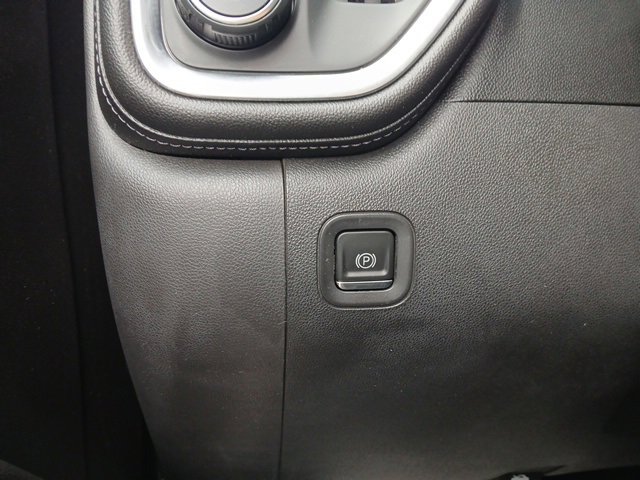 Used 2020 Chevrolet Silverado 1500 RST w/ All-Star Edition image 32