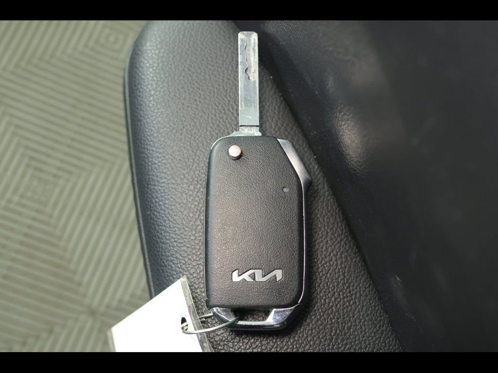 Used 2024 Kia Forte LXS image 28