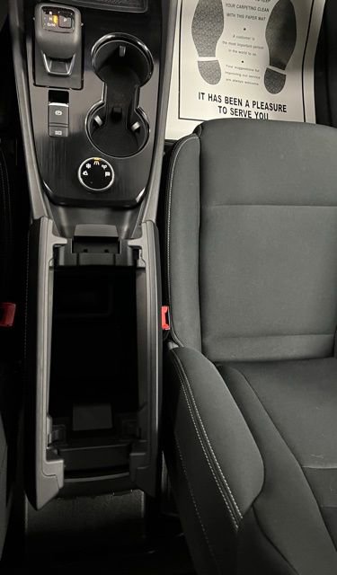 Used 2023 Nissan Rogue S image 34