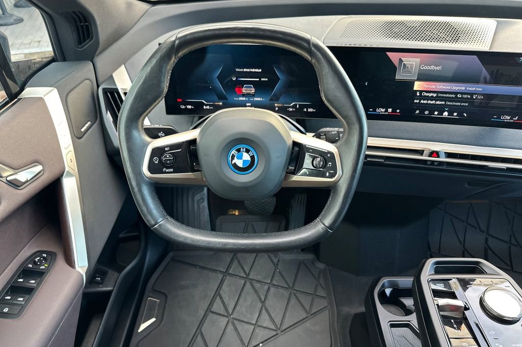 Used 2024 BMW iX xDrive50 w/ Premium Package image 15