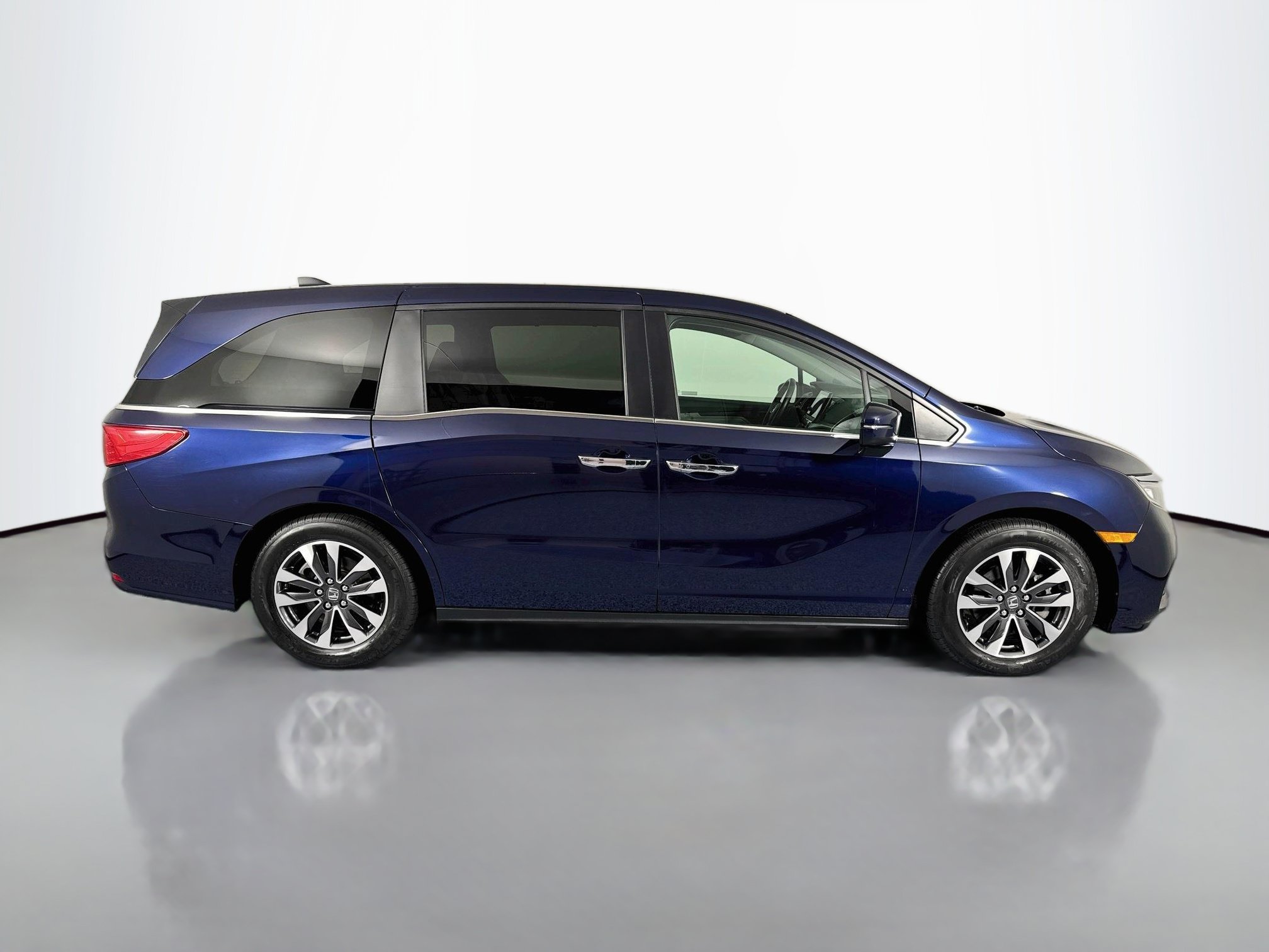 Certified 2024 Honda Odyssey EX-L image 4