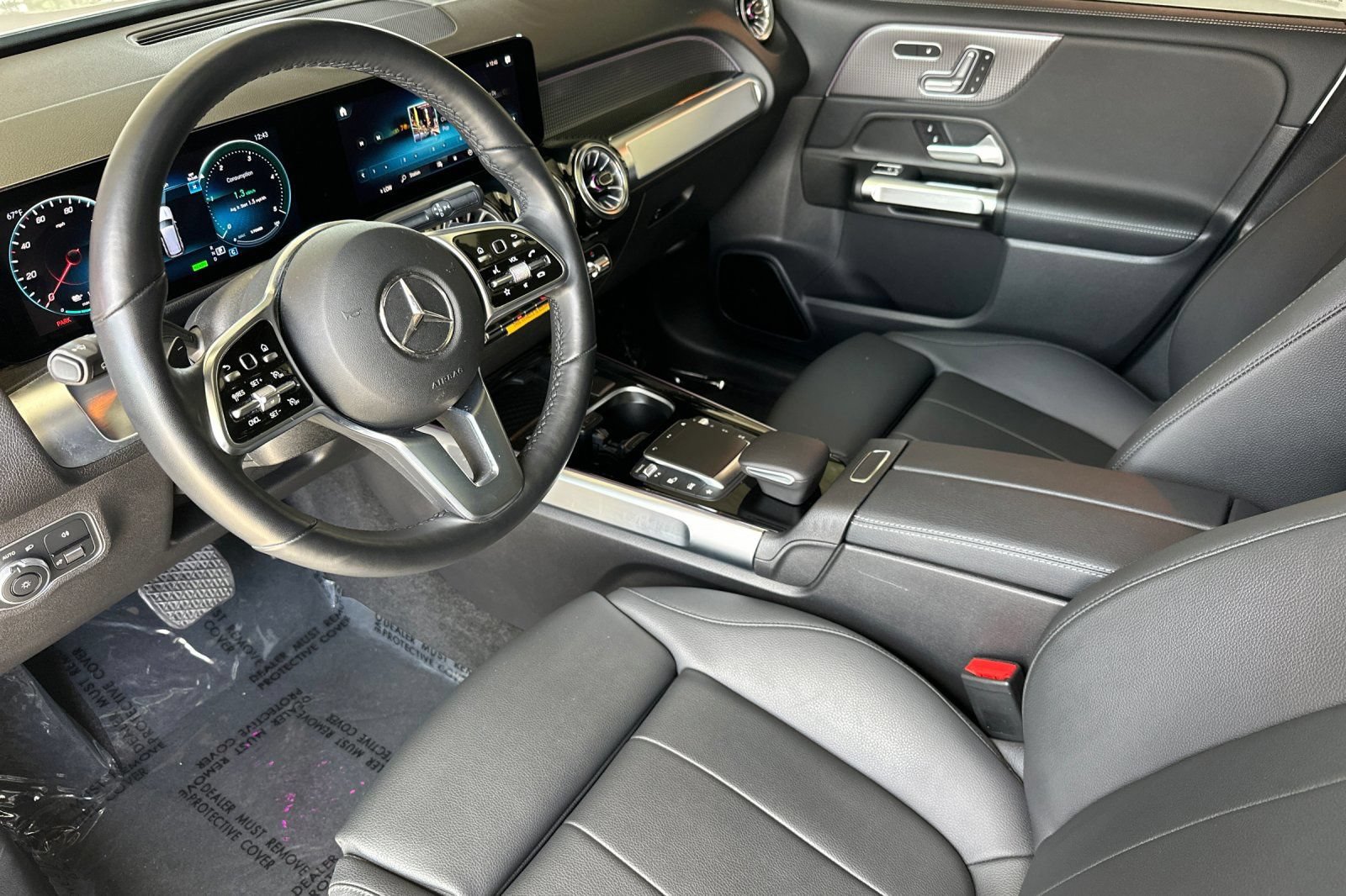 Used 2023 Mercedes-Benz EQB 300 4MATIC w/ Exclusive Package image 11