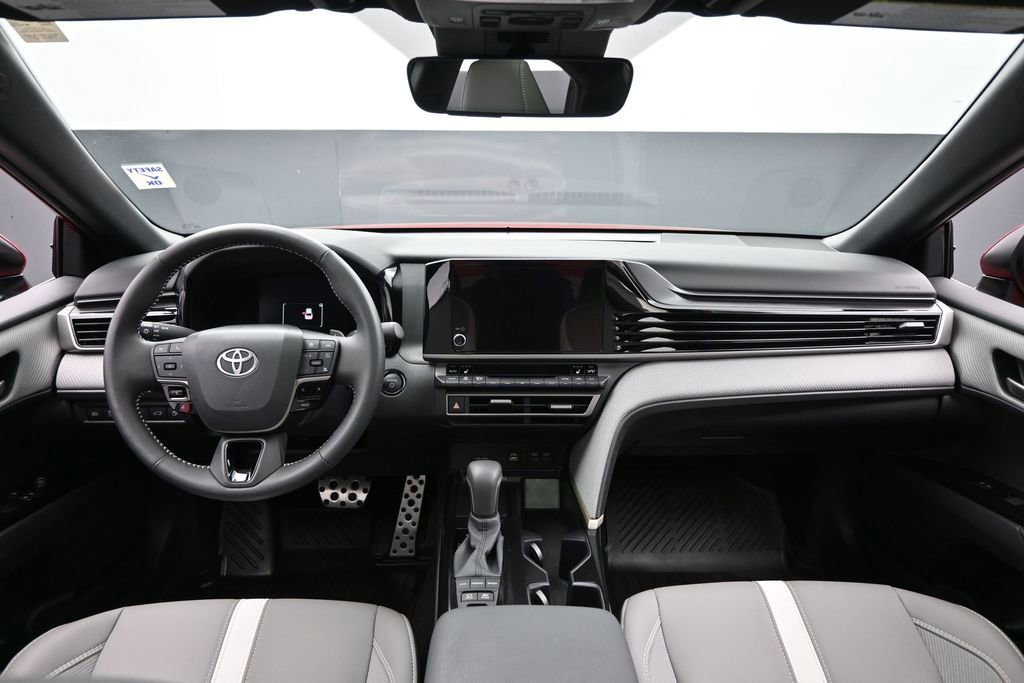 Used 2025 Toyota Camry SE w/ Convenience Package AWD/4WD image 29
