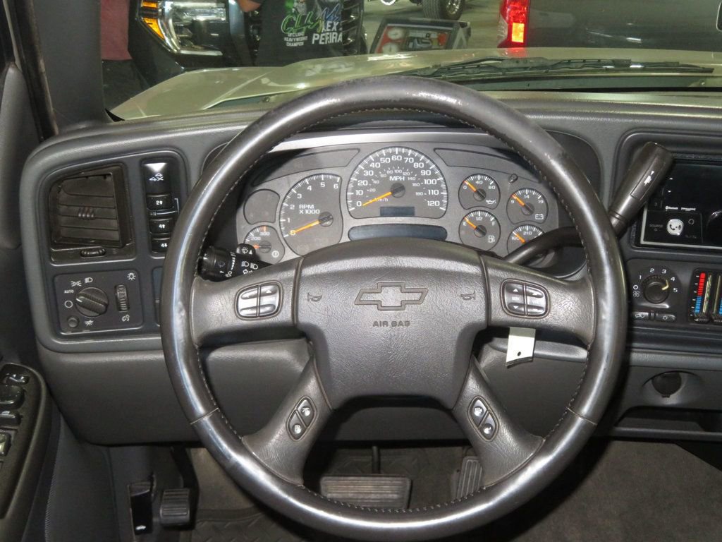 Used 2004 Chevrolet Silverado 2500 LS w/ Skid Plate Package AWD/4WD image 37