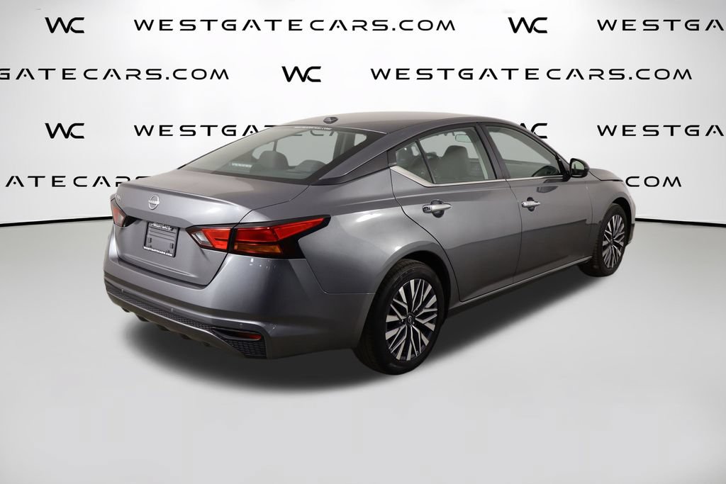 Used 2025 Nissan Altima 2.5 SV FWD image 44
