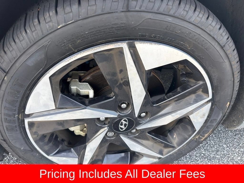 Used 2022 Hyundai Elantra Limited FWD image 13