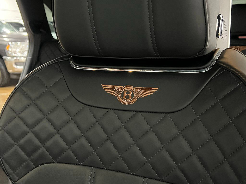 Used 2019 Bentley Bentayga image 69