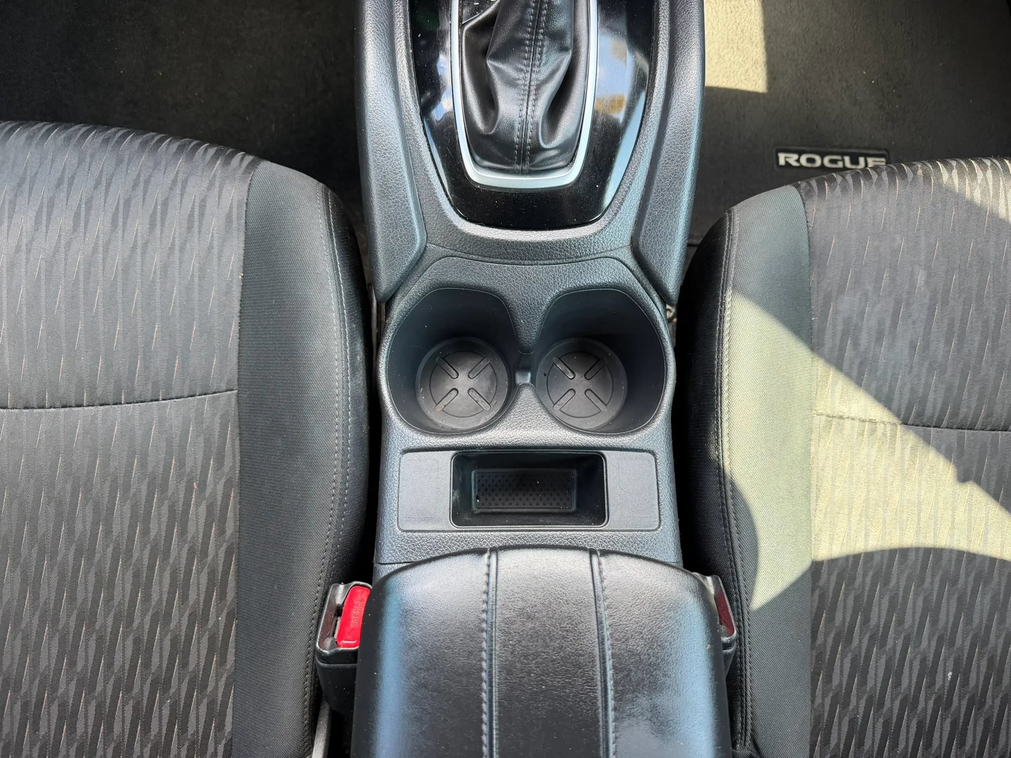 Used 2020 Nissan Rogue S AWD/4WD image 22