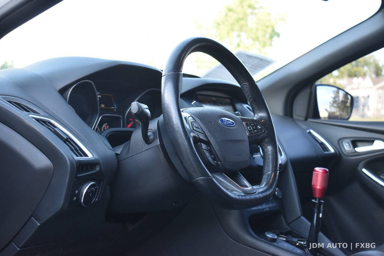 Used 2015 Ford Focus ST w/ Equipment Group 402A FWD image 18