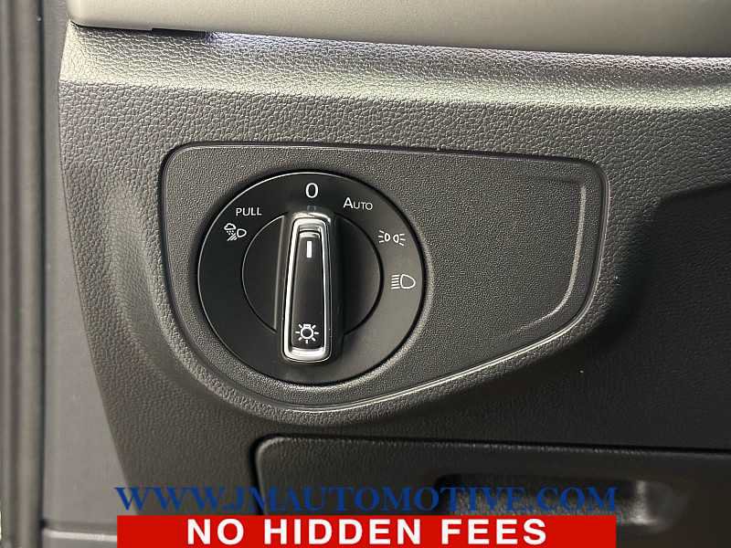 Used 2022 Volkswagen Atlas SEL R-Line AWD/4WD image 38