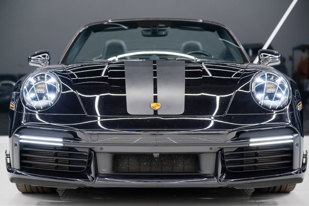Used 2022 Porsche 911 Turbo image 2