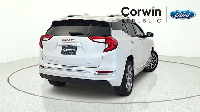 Used 2022 GMC Terrain Denali w/ Denali Premium Package AWD/4WD image 5