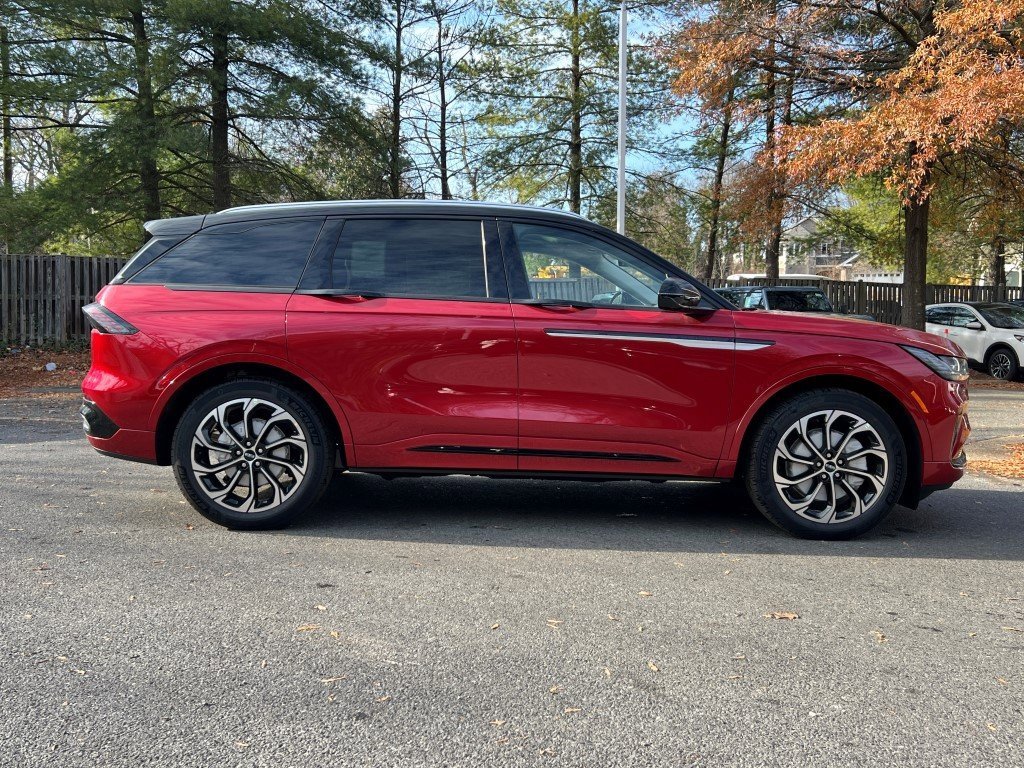 New 2026 Lincoln Nautilus Reserve image 3