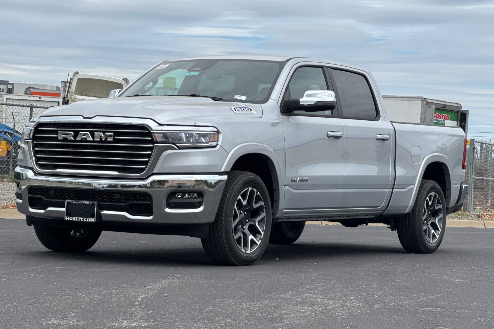 New 2026 RAM 1500 Laramie AWD/4WD image 7
