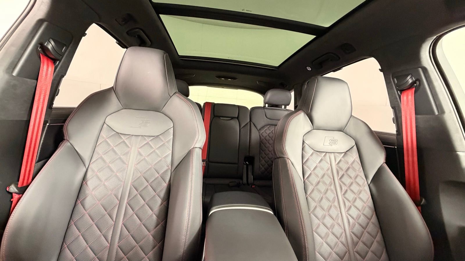 New 2026 Audi SQ7 Prestige image 14