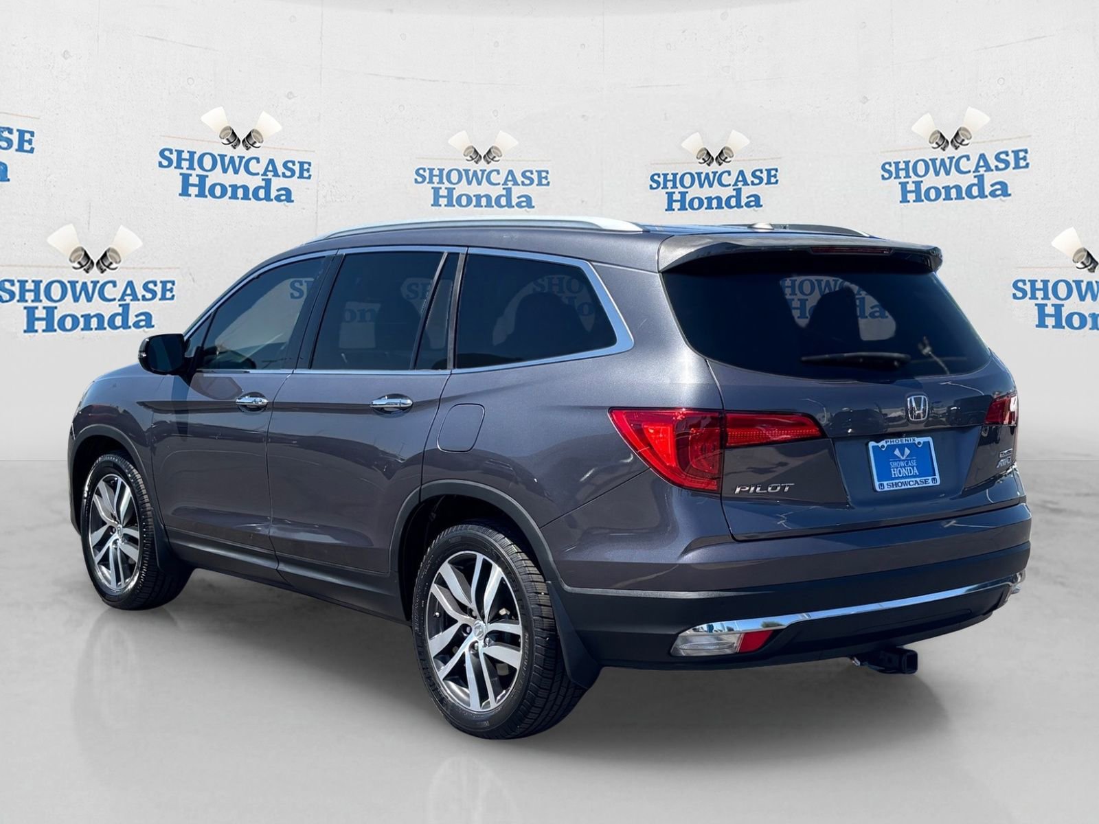 Used 2018 Honda Pilot Touring image 5