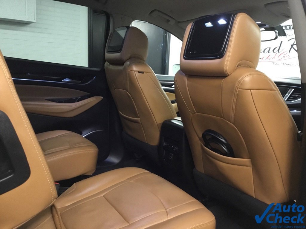 Used 2018 Buick Enclave Essence AWD/4WD image 35