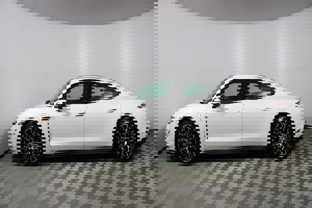 Used 2022 Porsche Taycan image 41